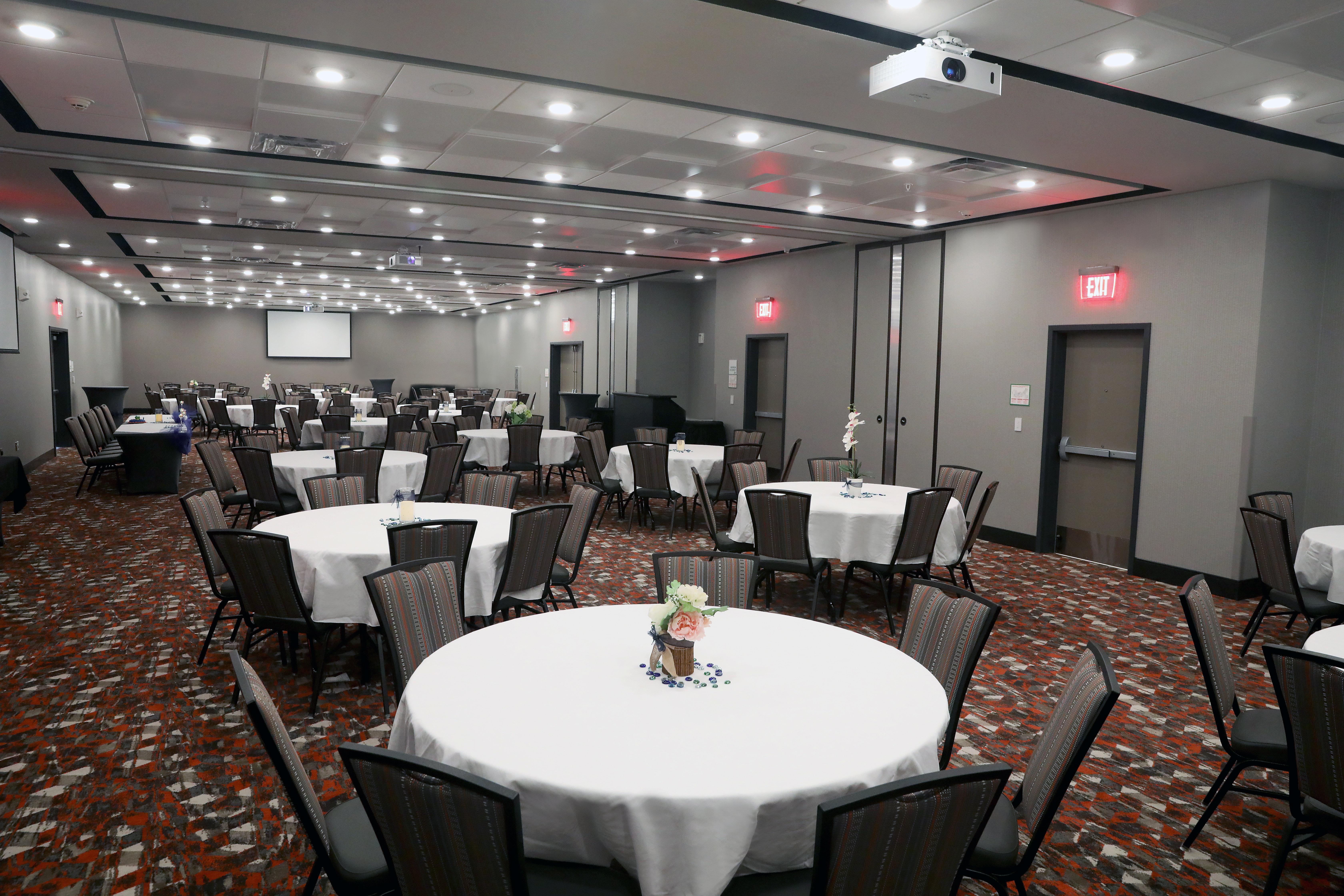 Holiday Inn & Suites Sioux Falls - Airport By Ihg Exterior photo